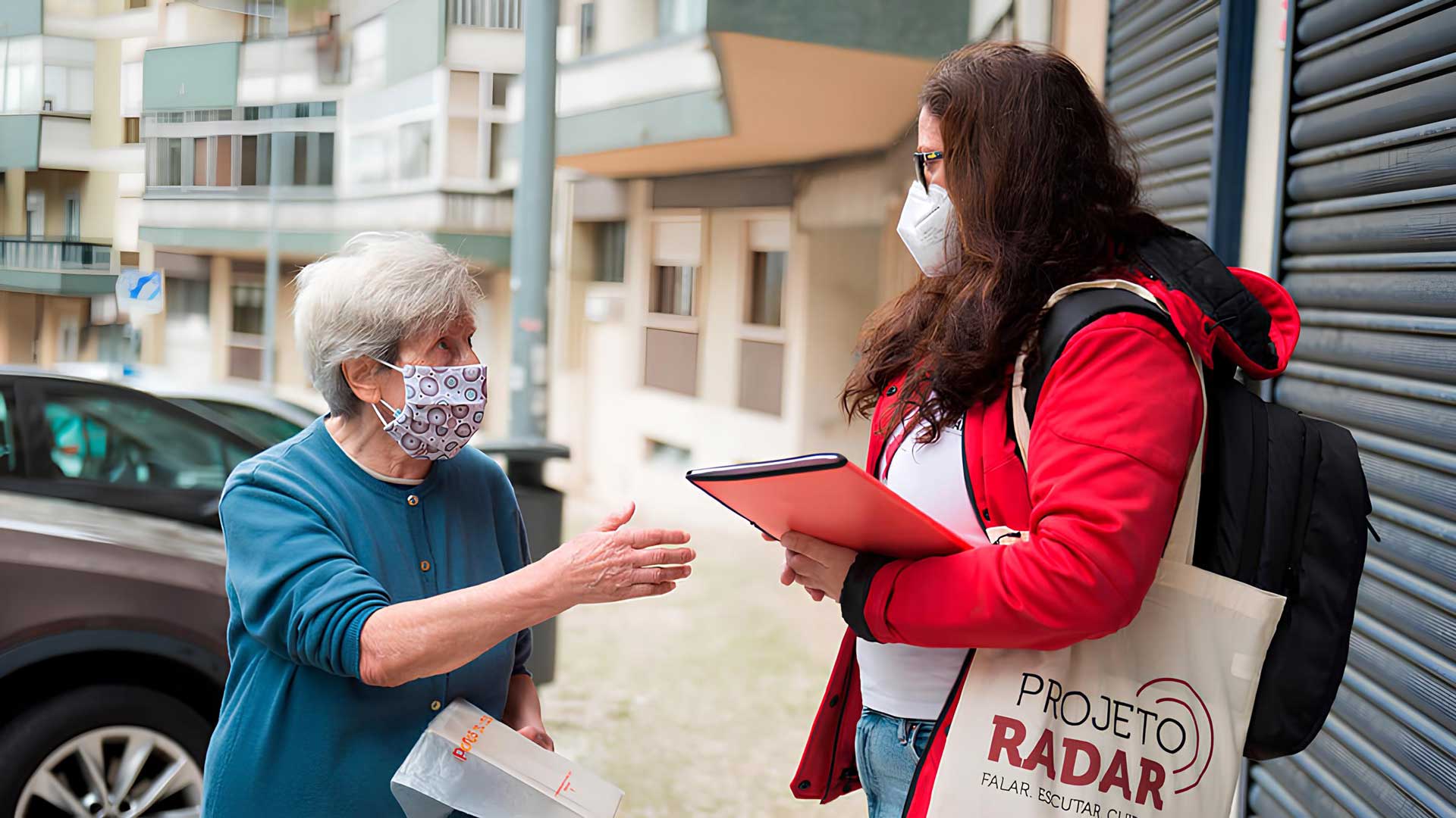 Idosa e voluntária do Radar