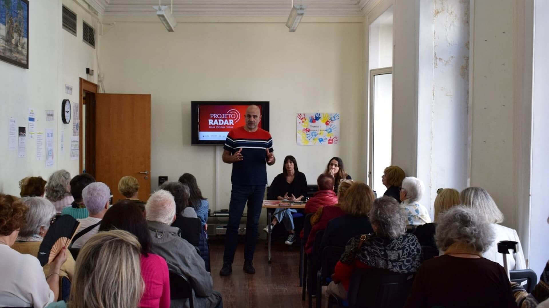 Mário Rui André apresenta do projeto Radar a 22 alunos da Universidade Sénior Saber Maior