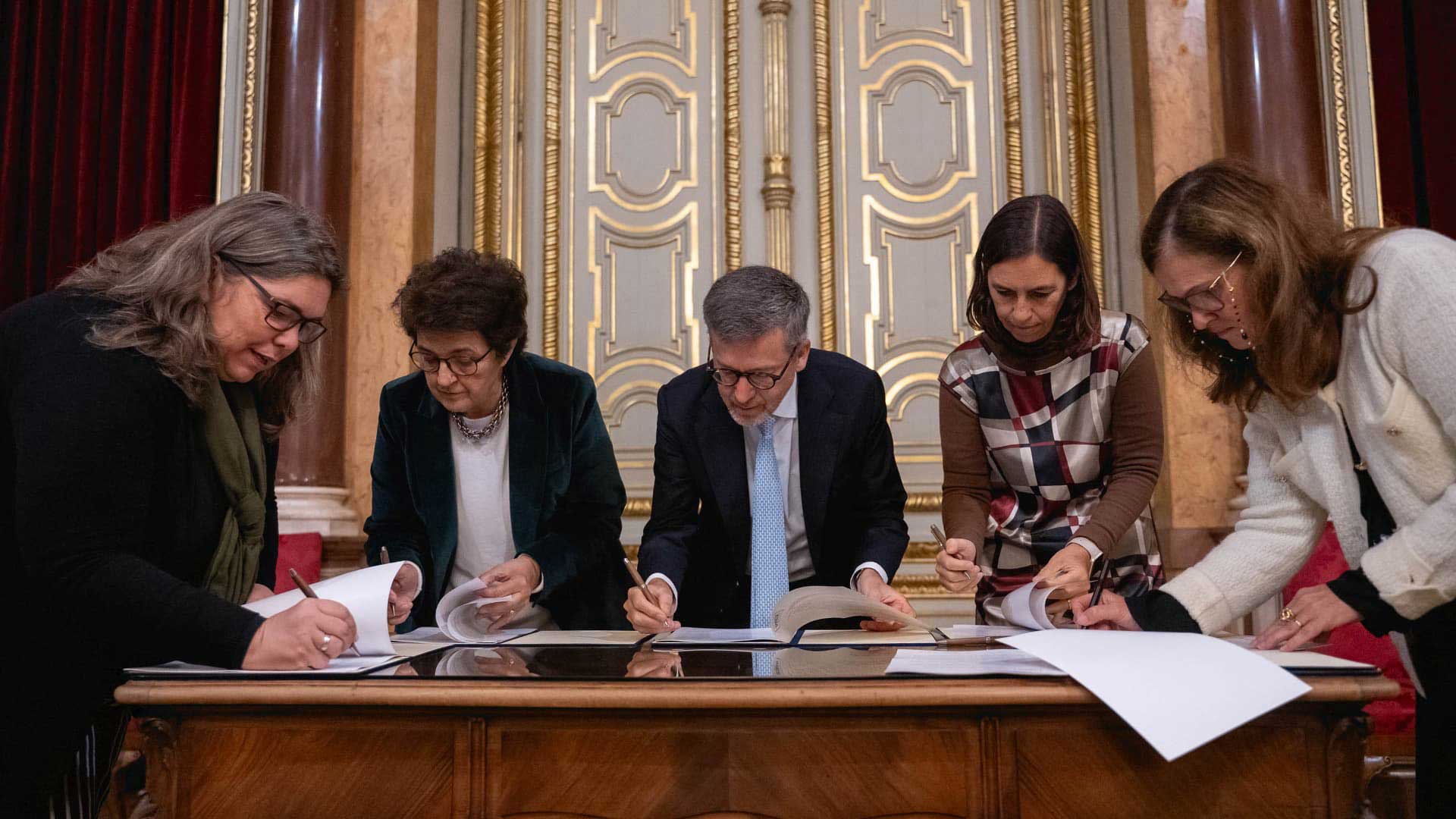 Ana Jorge e Carlos Moedas assinam protocolo